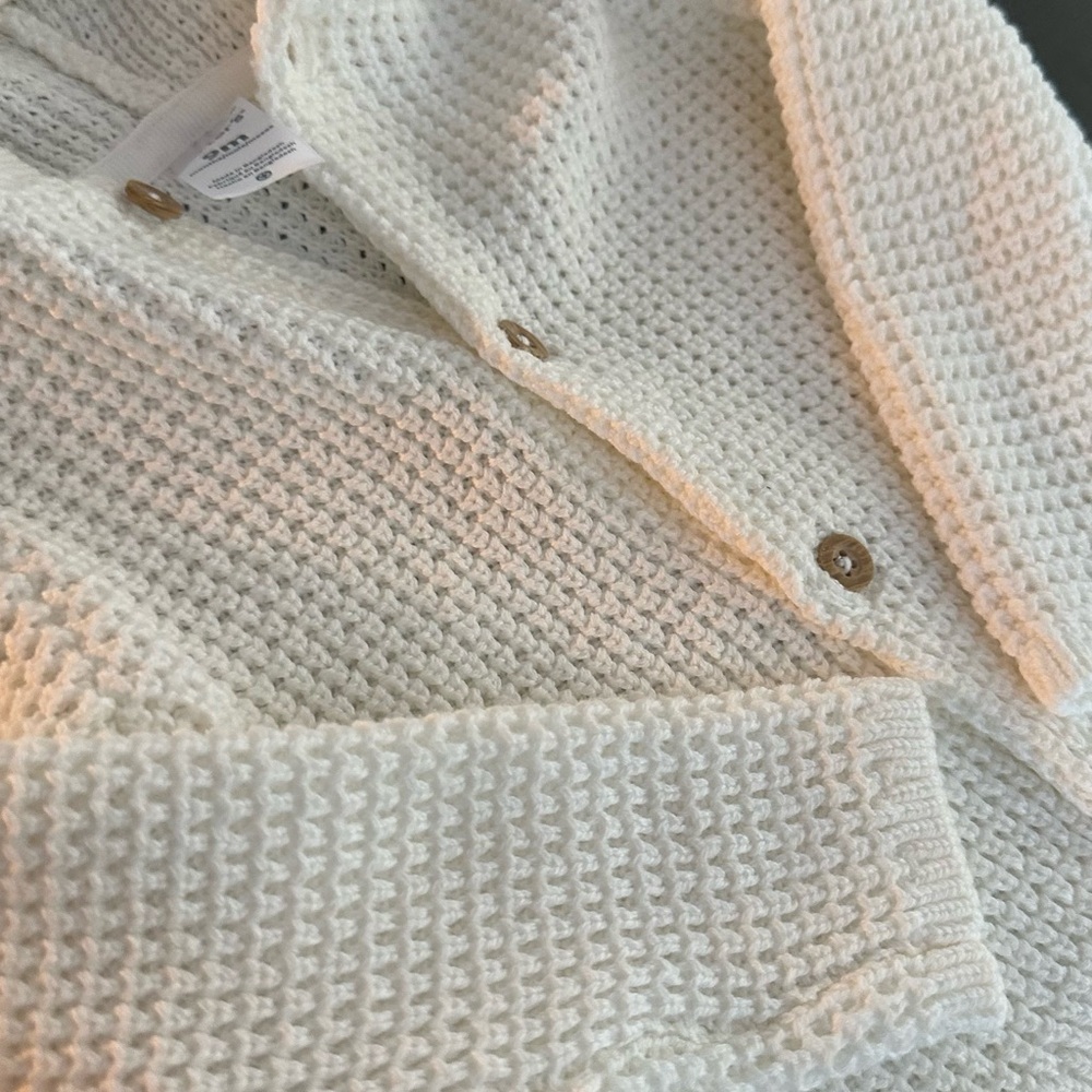 Carter’s Baby 9M White Cream Knit Hooded Cardigan w/ Bear Ears – Never Worn